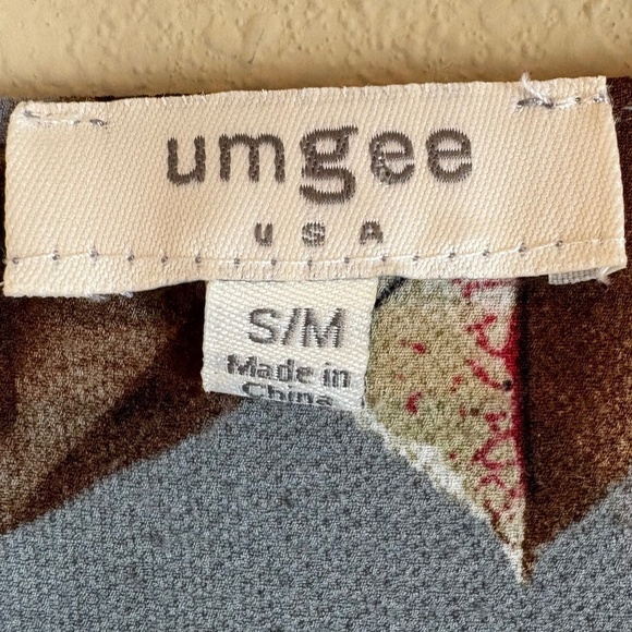 Umgee Gray Floral Kimono w/ Fringe Tassels w/ Open Front & Short Dolman Sleeves - Picture 6 of 7